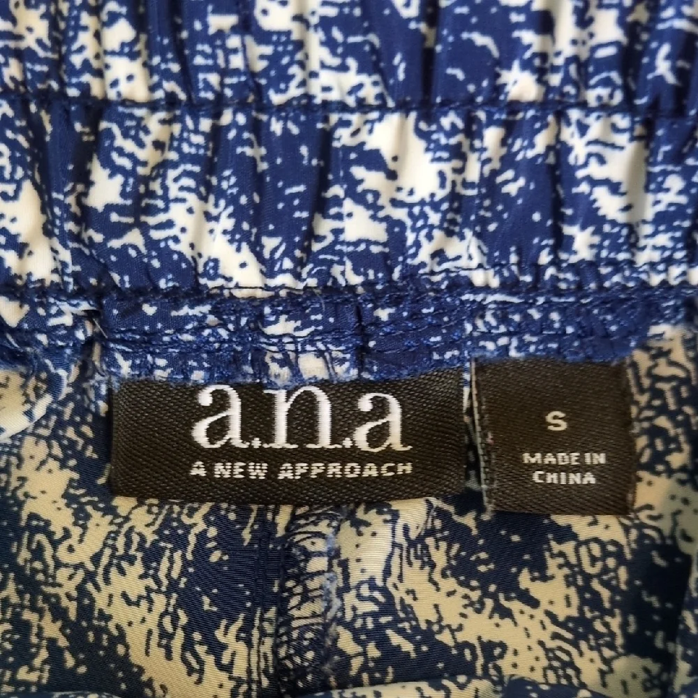 a.n.a Blue and White Cargo Shorts with Geometric Print